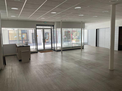 Local commercial - 220 m²