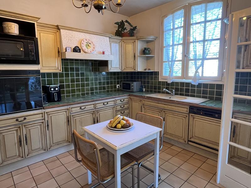 Maison traditionnelle - 300 m² - 7 pièces