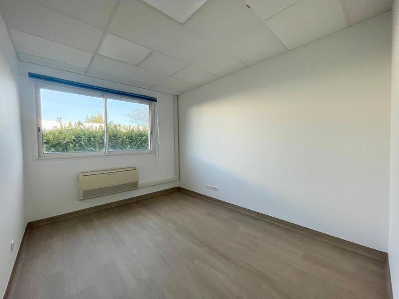 Bureau - 303 m²