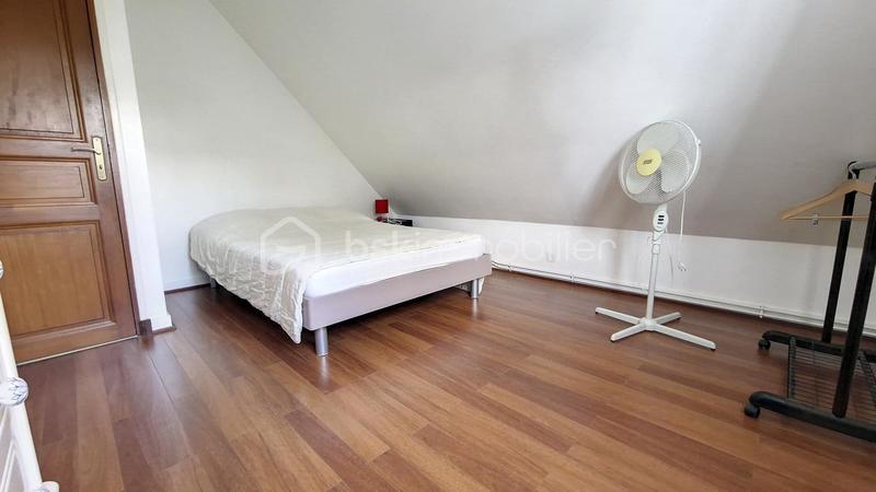 Maison - 225 m² - 9 pièces