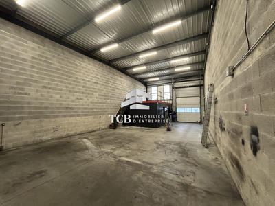 Local d'activités - 121 m²