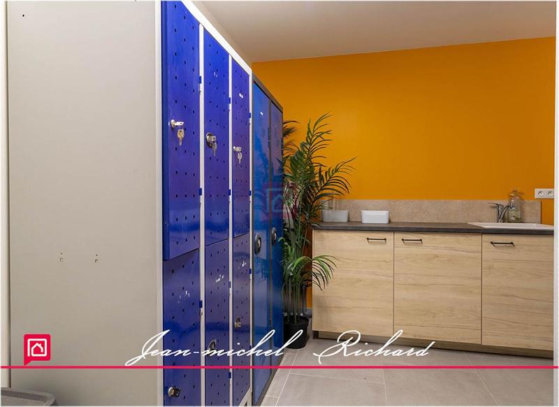 Local commercial - 192 m² - 5 pièces