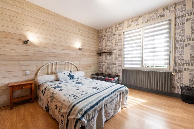 Maison - 202 m² - 6 pièces