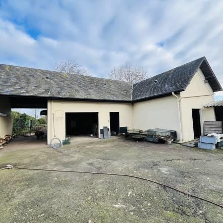 Maison - 218 m² - 9 pièces