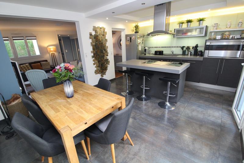 Maison - 87 m² - 6 pièces