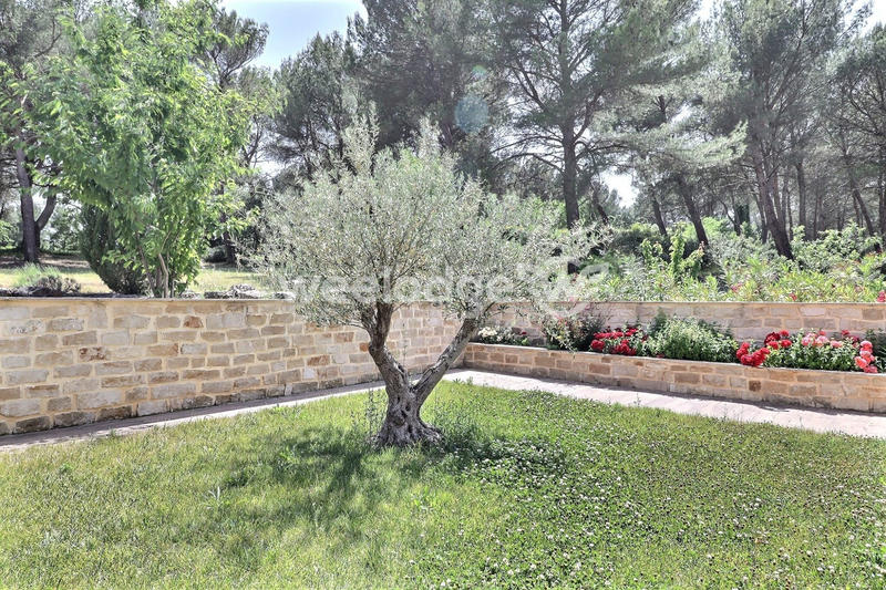 Bastide - 334 m² - 9 pièces