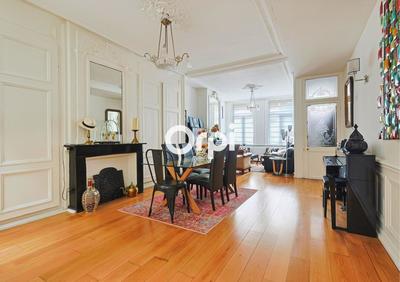 Maison - 230 m² - 7 pièces