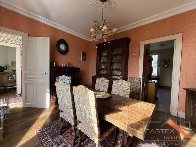 Maison bourgeoise - 224 m² - 9 pièces
