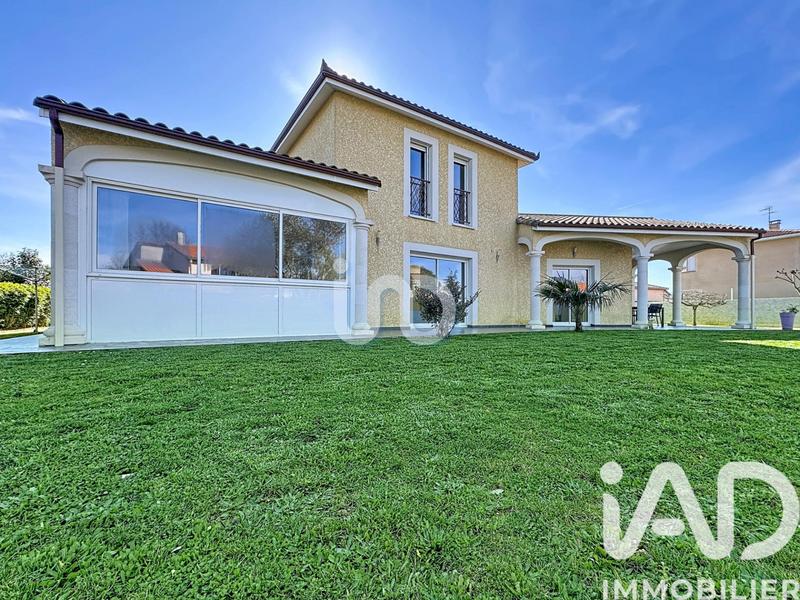 Maison - 170 m² - 6 pièces