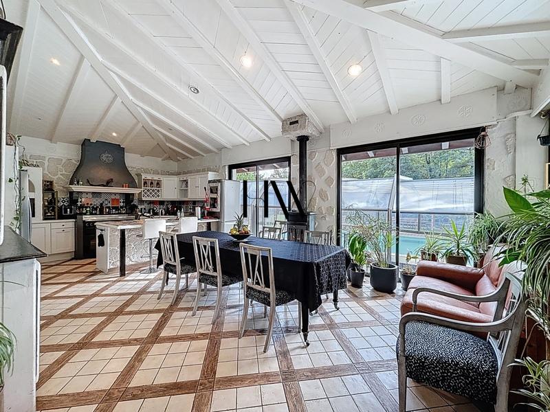Maison en pierre - 310 m² - 10 pièces