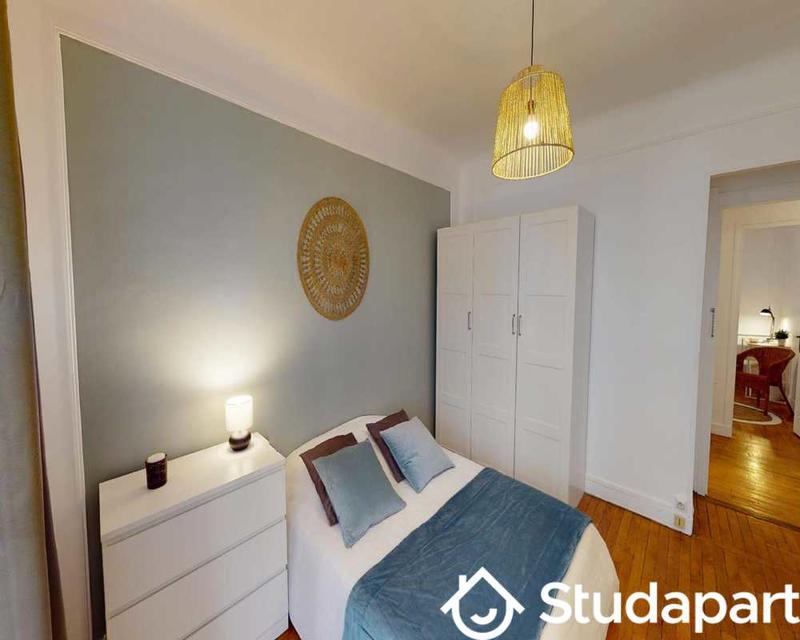 Chambre - 70 m² - 1 pièce
