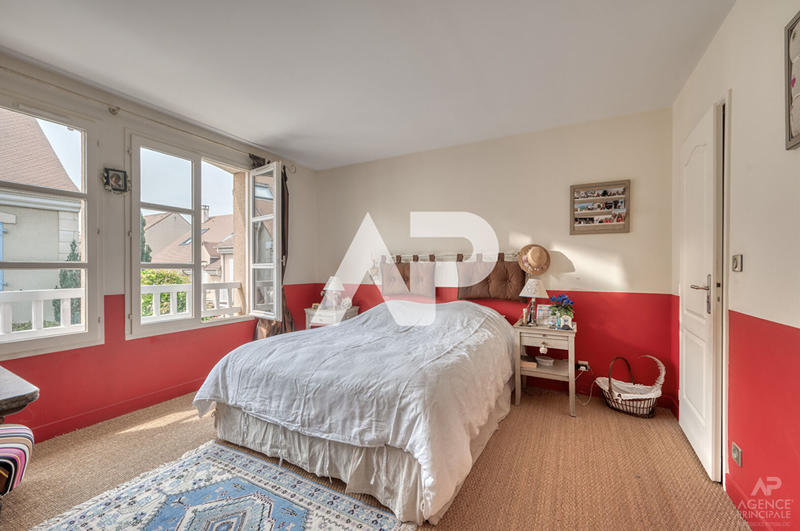 Maison - 163 m² - 7 pièces