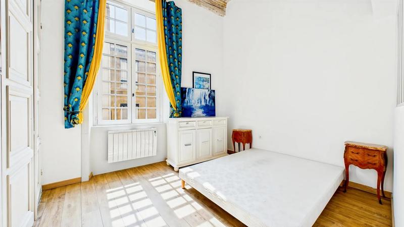 Appartement - 104 m² - 2 pièces