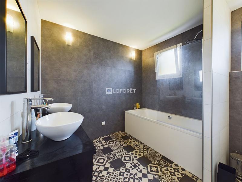 Maison - 135 m² - 5 pièces