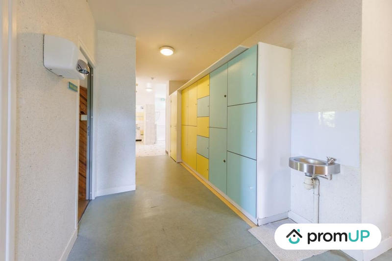 Local d'activités - 540 m² - 26 pièces