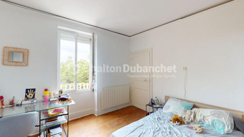 Maison - 310 m² - 8 pièces
