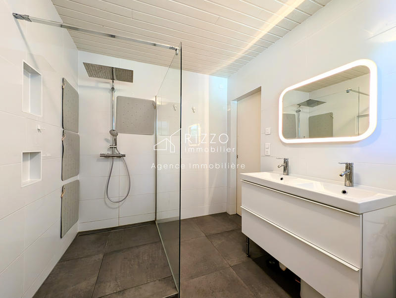 Villa - 161 m² - 6 pièces