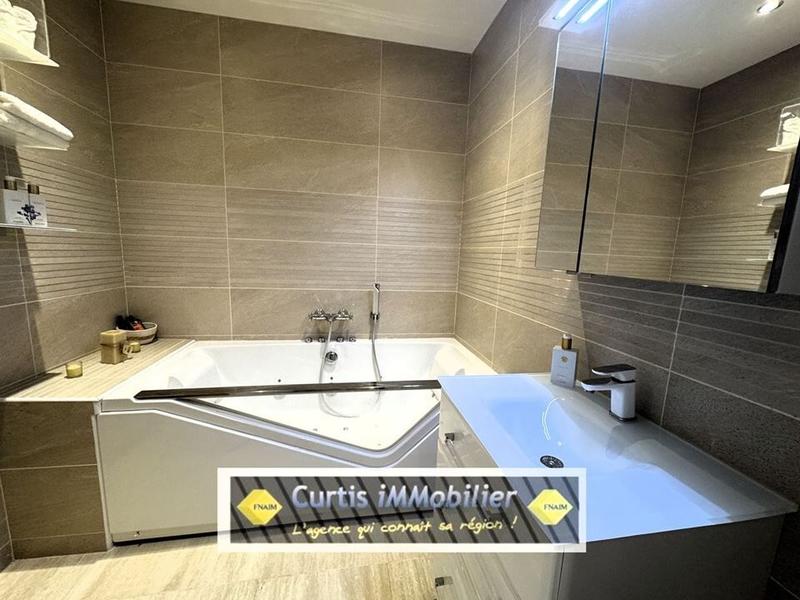 Appartement - 94 m² - 4 pièces