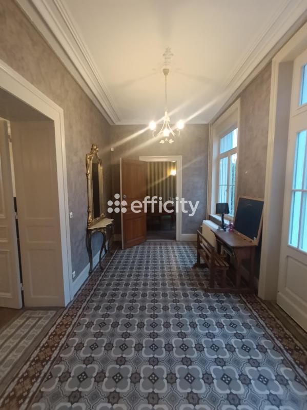 Maison - 274 m² - 10 pièces