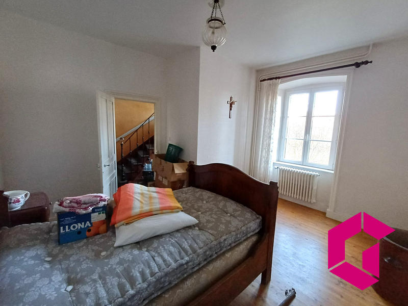 Maison ancienne - 201 m² - 6 pièces