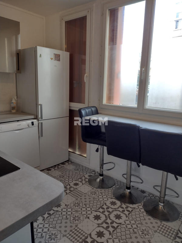 Appartement - 75 m² - 5 pièces