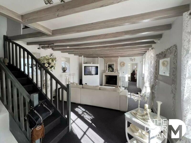 Propriété - 141 m² - 8 pièces