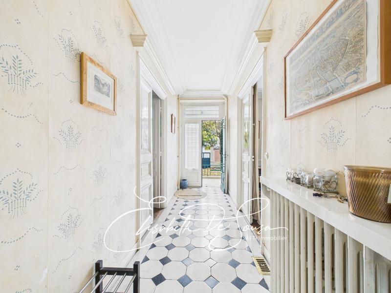 Maison de maîtres - 200 m² - 9 pièces