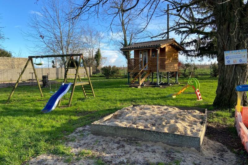 Maison - 341 m² - 12 pièces