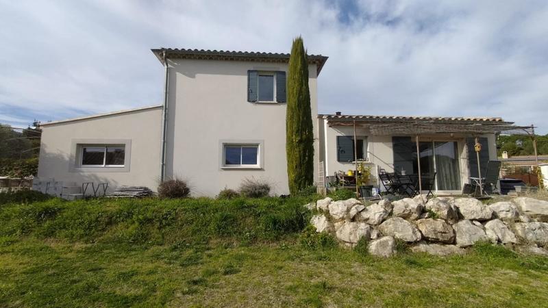 Villa - 200 m² - 12 pièces