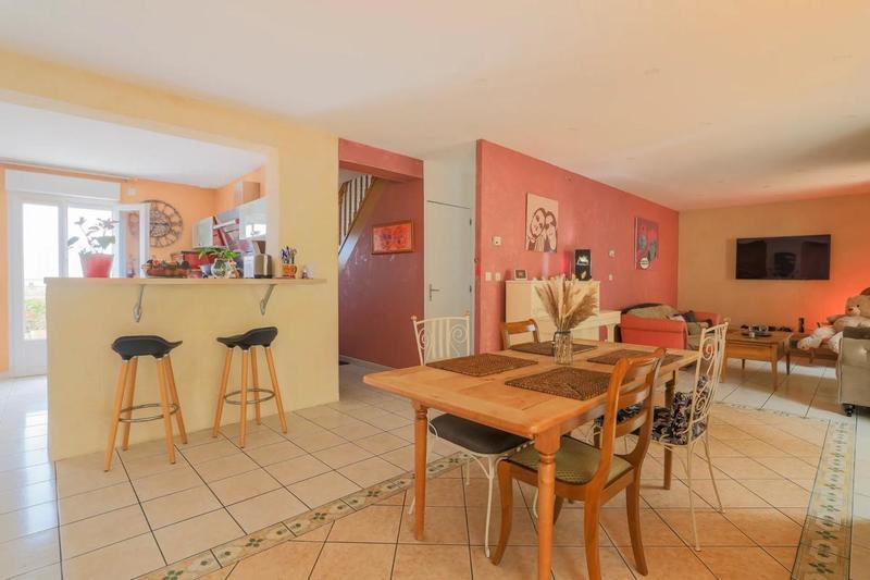 Maison - 180 m² - 6 pièces