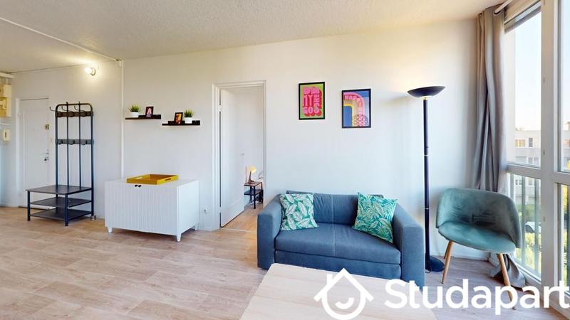 Chambre - 75 m² - 1 pièce