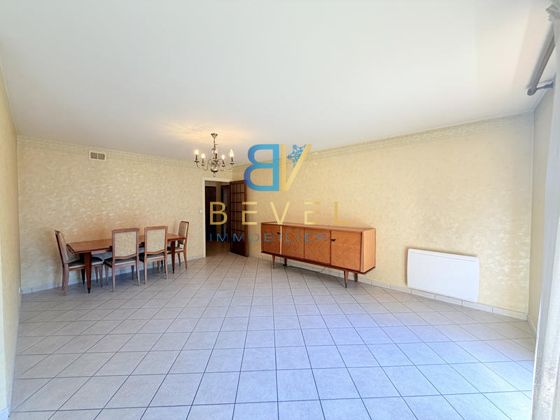 Appartement - 90 m² - 3 pièces