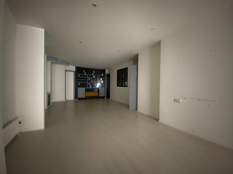 Local commercial - 82 m²