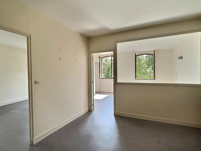 Local commercial - 250 m² - 5 pièces