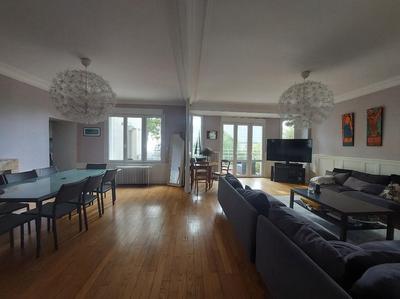 Maison contemporaine - 240 m² - 8 pièces