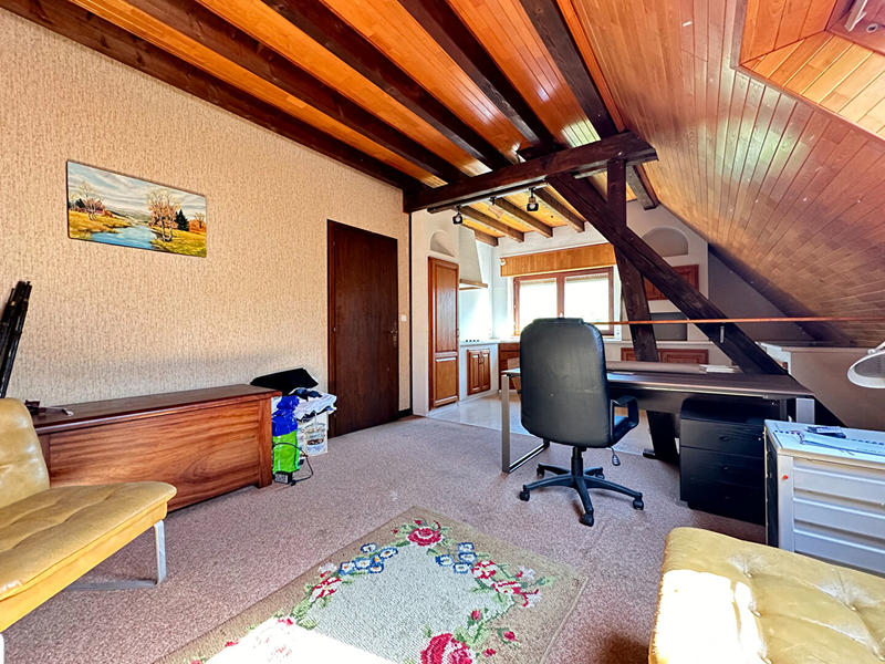 Maison - 250 m² - 6 pièces