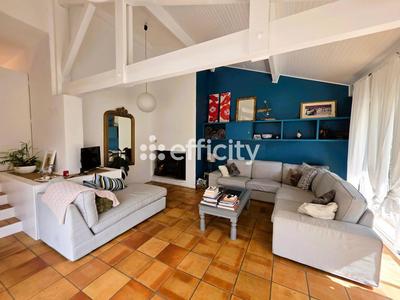 Maison - 178 m² - 8 pièces