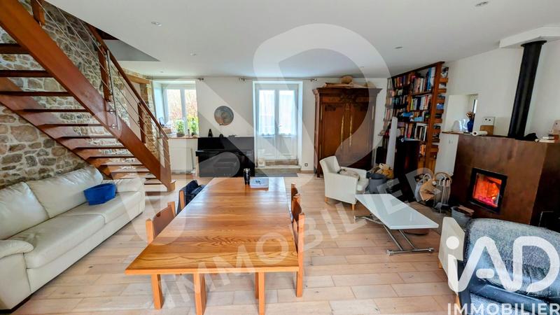 Maison - 345 m² - 11 pièces