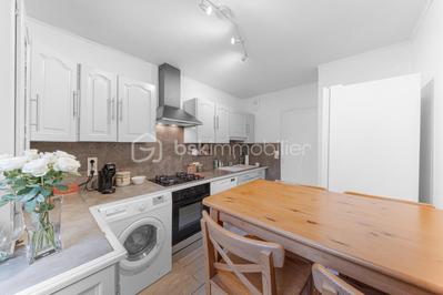 Appartement - 77 m² - 4 pièces