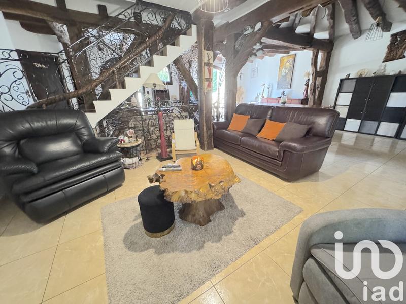 Maison - 200 m² - 8 pièces