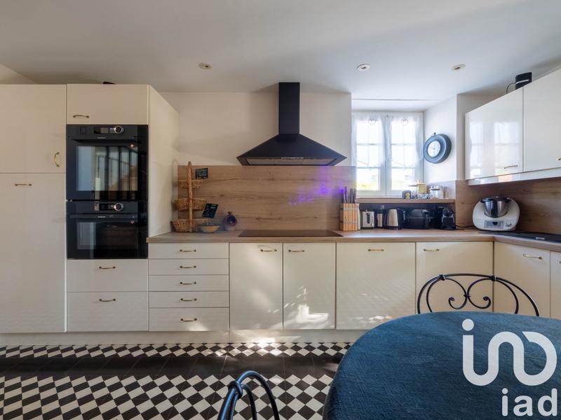 Maison - 240 m² - 7 pièces