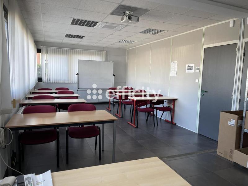 Bureau - 121 m² - 4 pièces