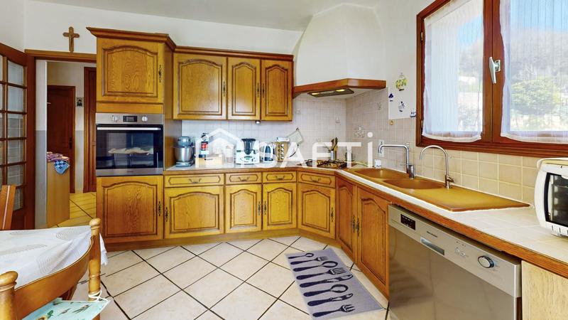 Maison - 179 m² - 8 pièces