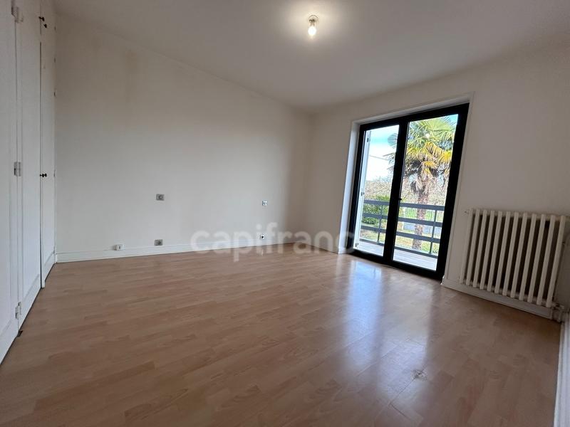 Maison - 212 m² - 5 pièces