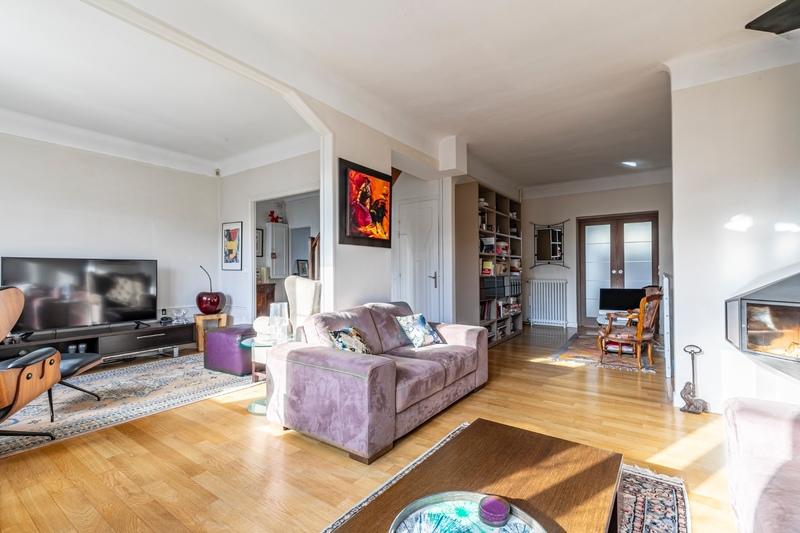 Maison - 201 m² - 7 pièces