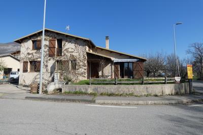 Maison - 155 m² - 8 pièces