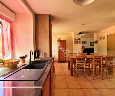 Maison - 425 m² - 21 pièces