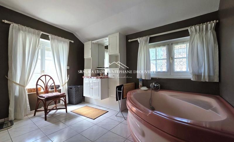 Maison - 295 m² - 8 pièces