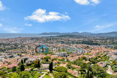 Villa - 248 m² - 5 pièces