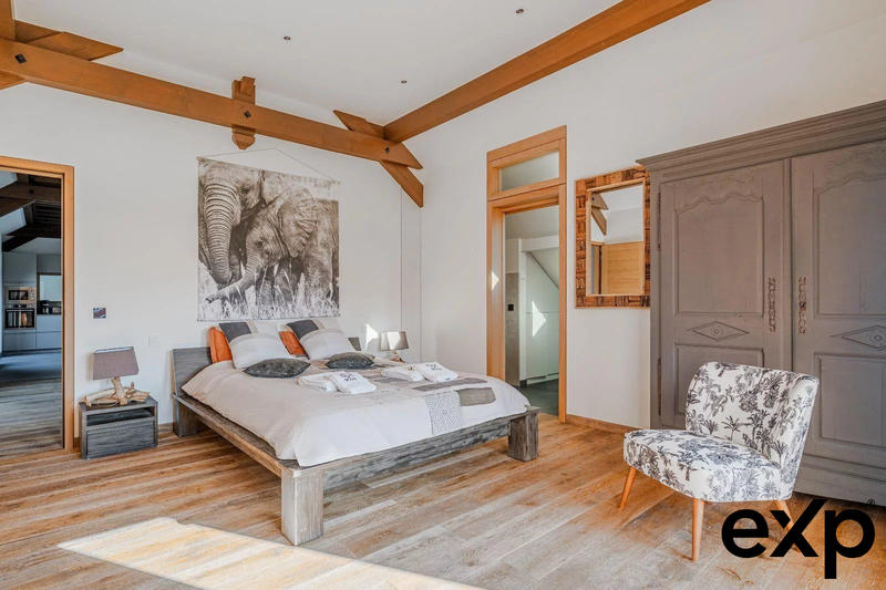 Maison - 393 m² - 12 pièces